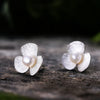 Load image into Gallery viewer, Pearl Earring in Clover Special Bride