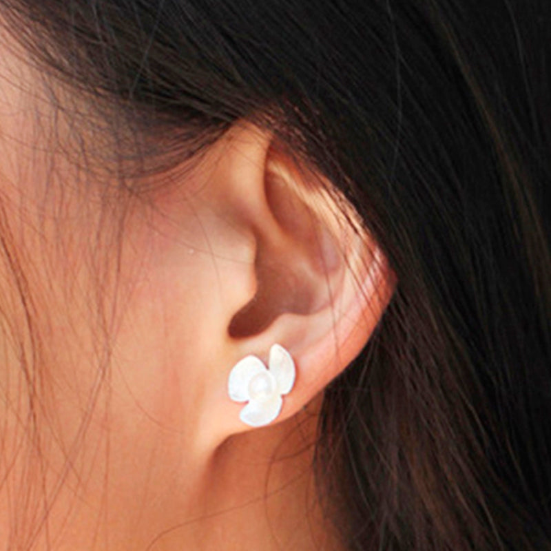Pearl Earring in Clover