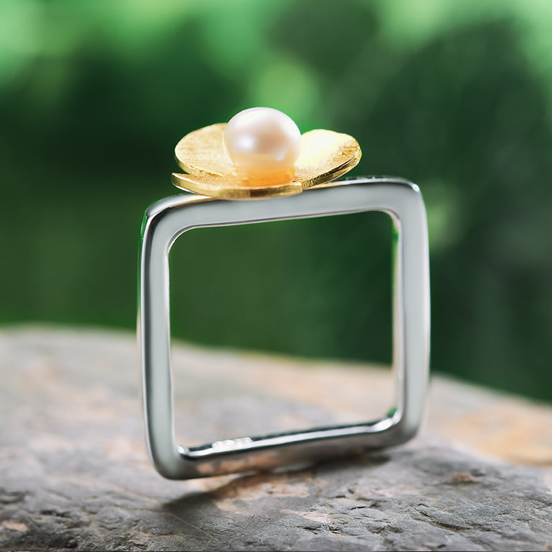Pearl Ring in Clover